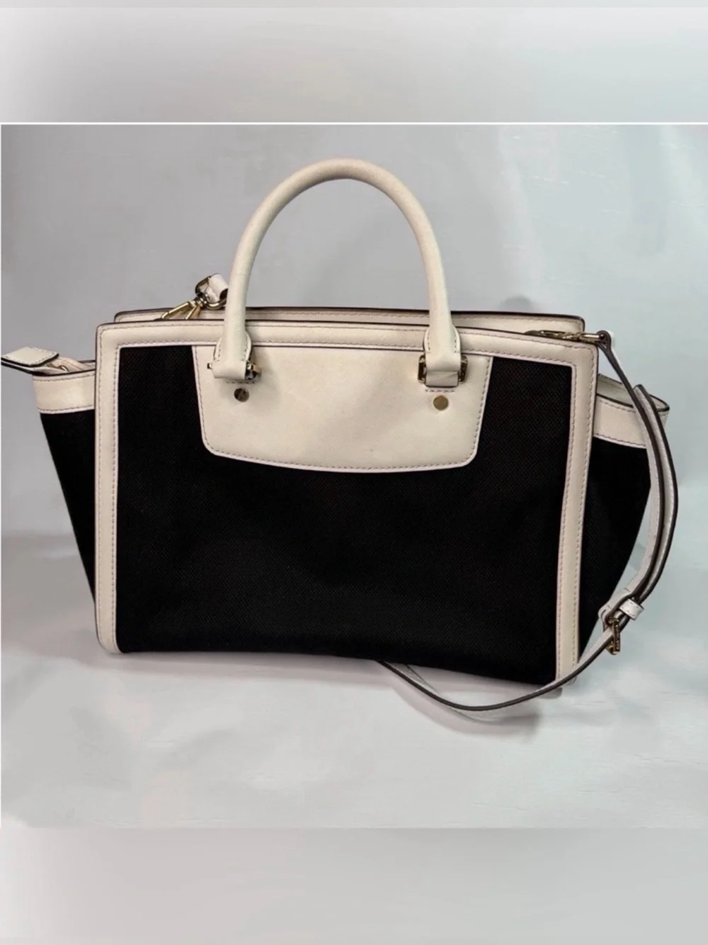 Michael Kors Selma Woman’s Bag